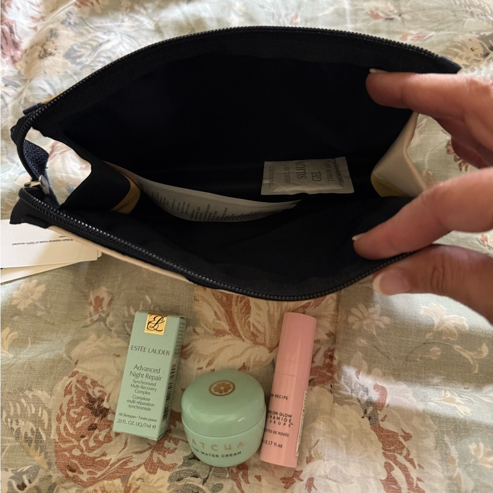 NWT MARIMEKKO BEAUTY BUNDLE - Picture 3 of 4